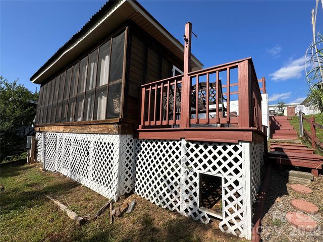 108 Robin Lane, New London, NC 28127