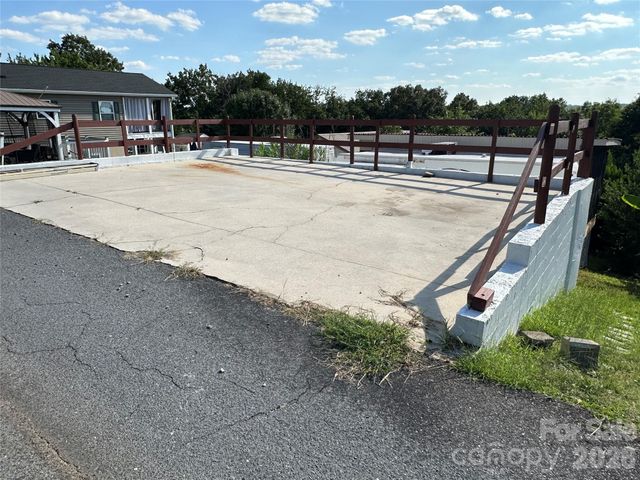 108 Robin Lane, New London, NC 28127