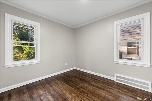 4484 Howe Road, Wayne, MI 48184