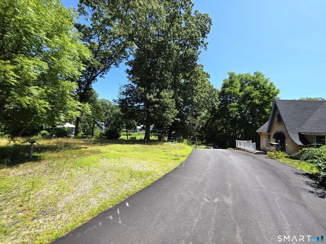 139 Lake Road, Griswold, CT 06351