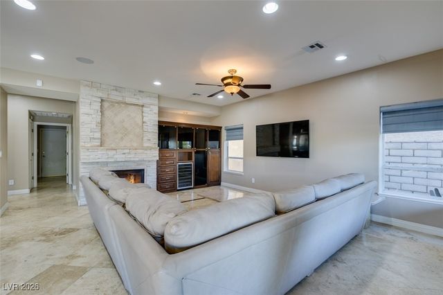 54 Grossinger Court, Henderson, NV 89074