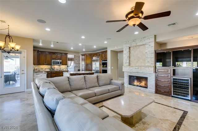 54 Grossinger Court, Henderson, NV 89074