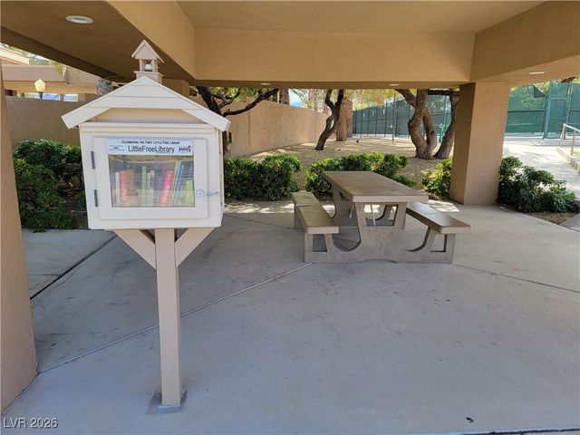 54 Grossinger Court, Henderson, NV 89074