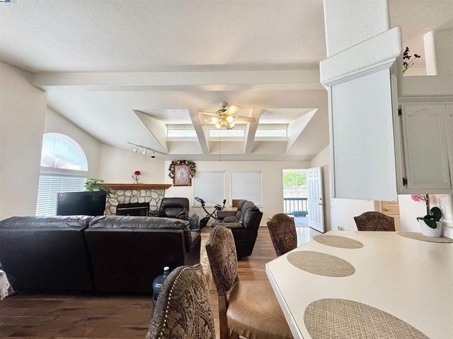1220 Tasman 39, Sunnyvale, CA 94089