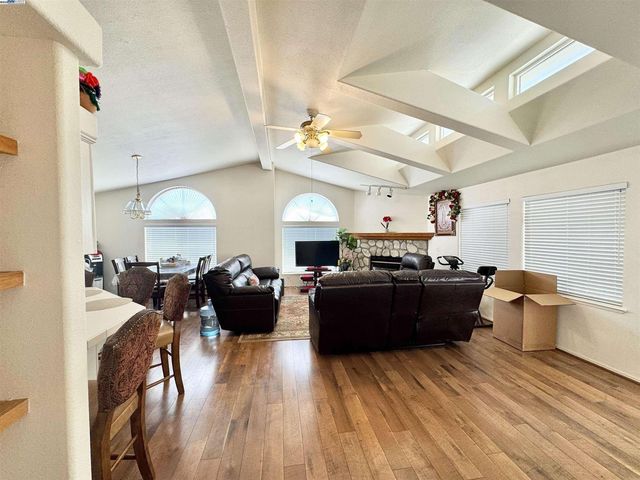 1220 Tasman 39, Sunnyvale, CA 94089