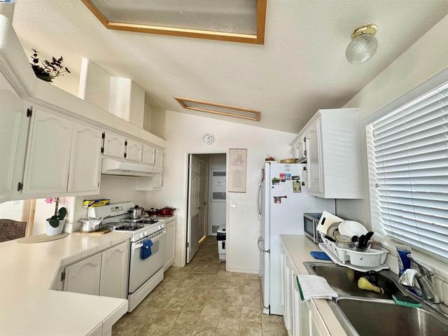 1220 Tasman 39, Sunnyvale, CA 94089