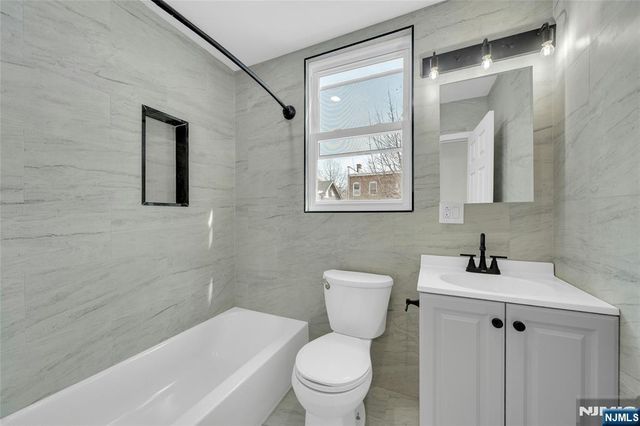 811 Montgomery Street 201, Jersey City, NJ 07306