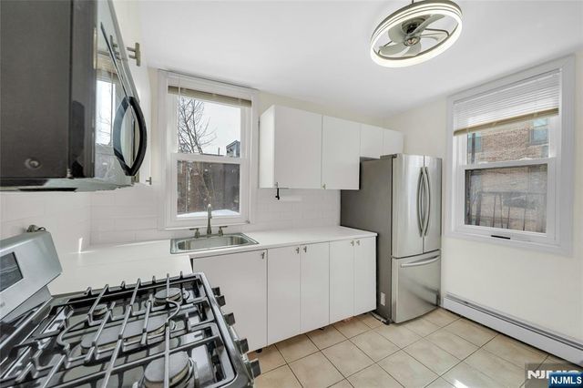 811 Montgomery Street 201, Jersey City, NJ 07306