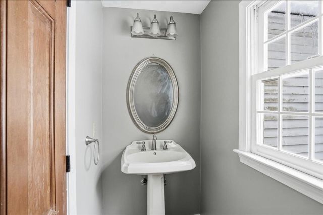 105 Rideout Road, Hollis, NH 03049