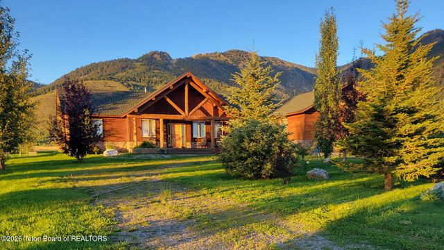 1384 COUNTY ROAD 110, Etna, WY 83118