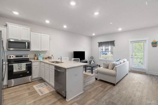 1518 Farragut Way, Pensacola, FL 32534