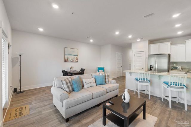 1518 Farragut Way, Pensacola, FL 32534