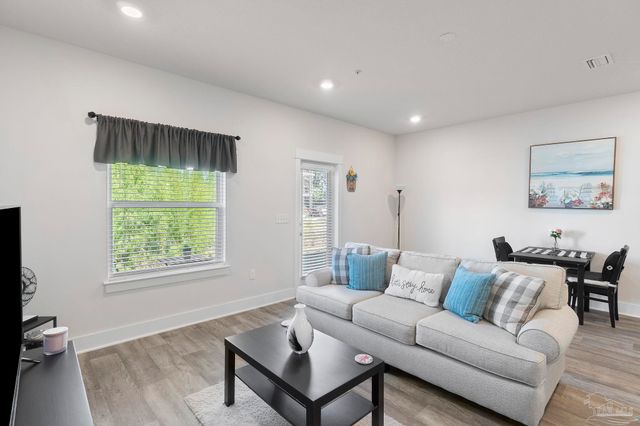 1518 Farragut Way, Pensacola, FL 32534