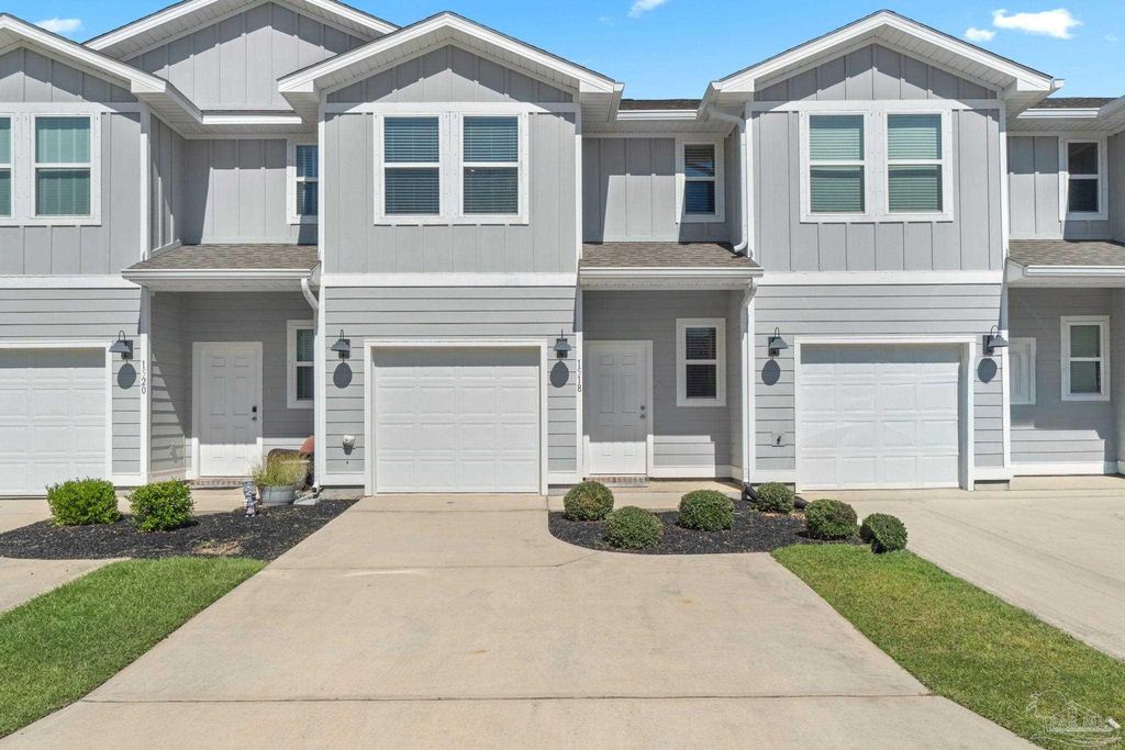 1518 Farragut Way, Pensacola, FL 32534