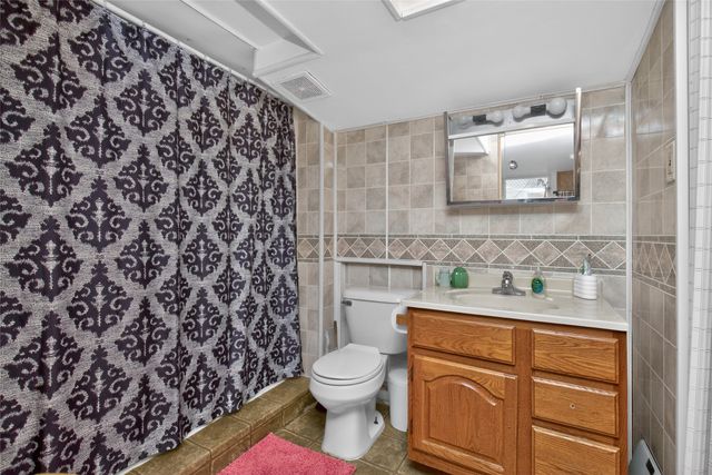 6017 Crown Lane, Des Moines, IA 50311