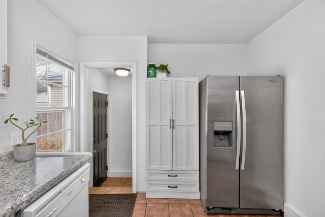 6017 Crown Lane, Des Moines, IA 50311