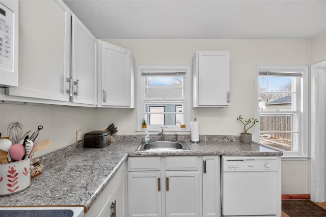 6017 Crown Lane, Des Moines, IA 50311