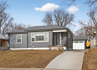 6017 Crown Lane, Des Moines, IA 50311