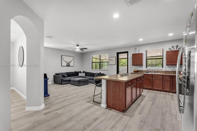 633 SE 35th Terrace, Homestead, FL 33033