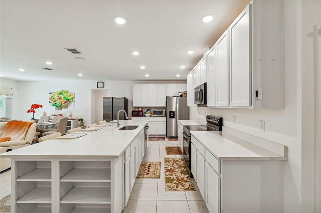 16301 GREENBACK RD, Weeki Wachee, FL 34614