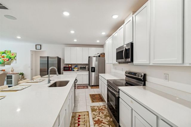 16301 GREENBACK RD, Weeki Wachee, FL 34614