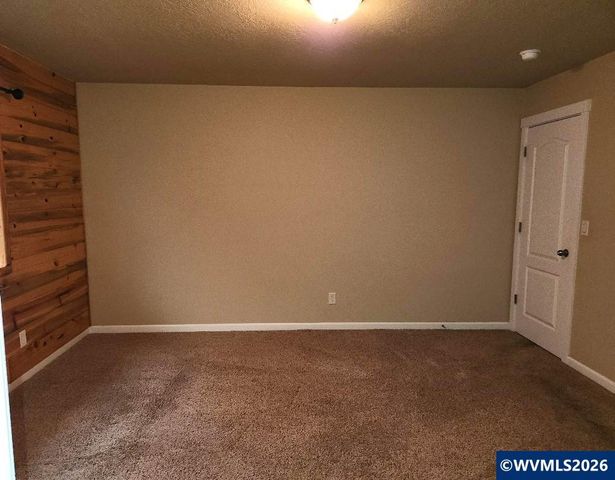 3480 Bald Eagle Dr, Lebanon, OR 97355