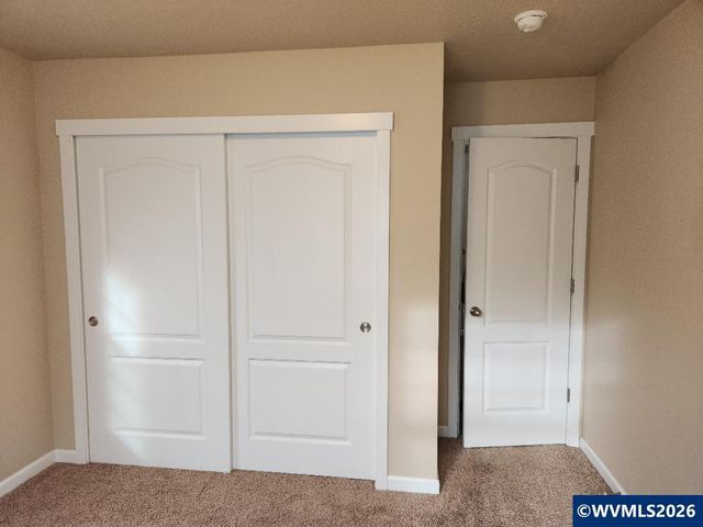 3480 Bald Eagle Dr, Lebanon, OR 97355