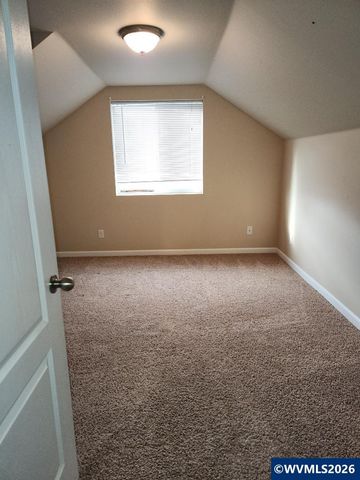 3480 Bald Eagle Dr, Lebanon, OR 97355