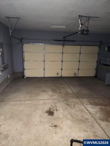 3480 Bald Eagle Dr, Lebanon, OR 97355