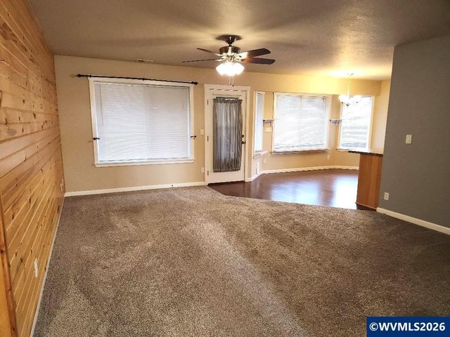 3480 Bald Eagle Dr, Lebanon, OR 97355