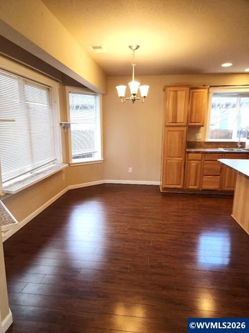 3480 Bald Eagle Dr, Lebanon, OR 97355