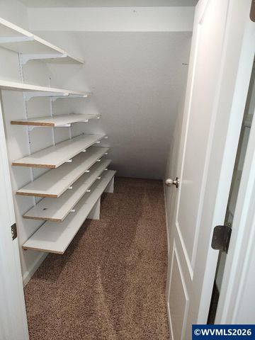 3480 Bald Eagle Dr, Lebanon, OR 97355