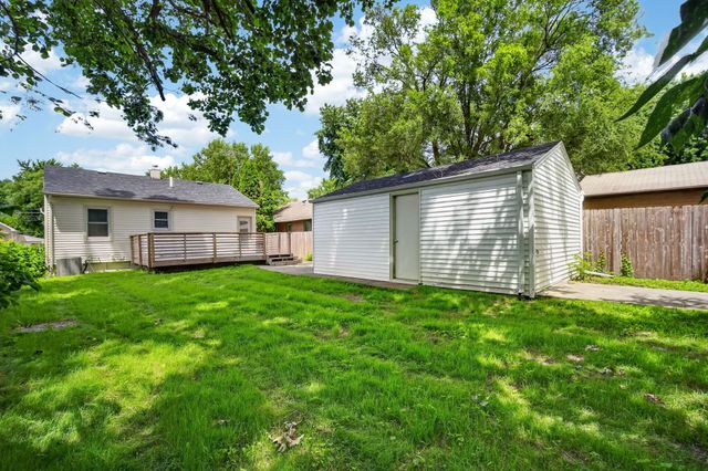 2121 Maple Street, Des Moines, IA 50317