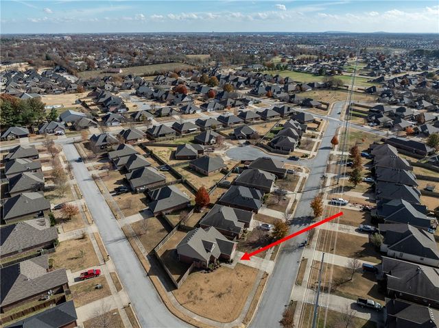 501 SW Milestone Road, Bentonville, AR 72712