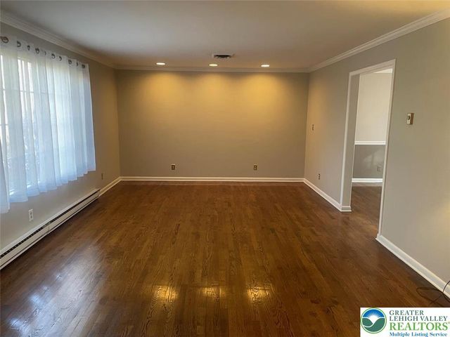 3516 Edinburgh Road, Allentown City, PA 18104