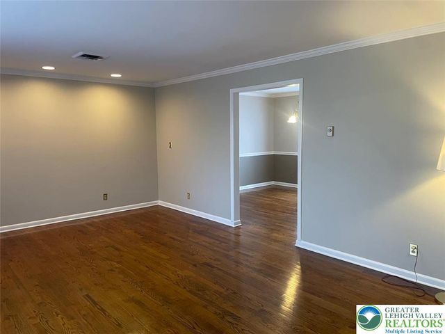 3516 Edinburgh Road, Allentown City, PA 18104