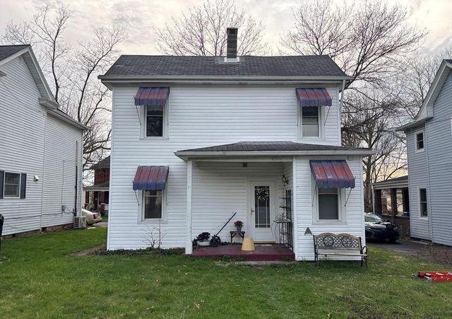 1127 Sycamore St, Connellsville, PA 15425