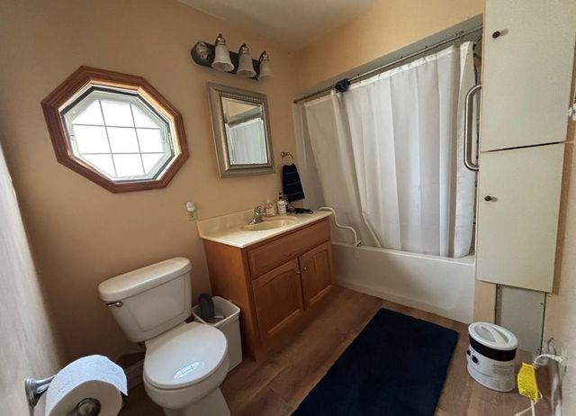 1127 Sycamore St, Connellsville, PA 15425