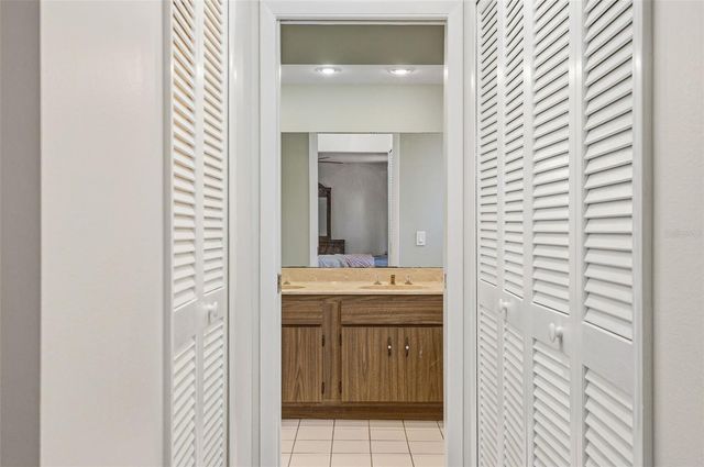 2749 GREENDALE DRIVE, Sarasota, FL 34232