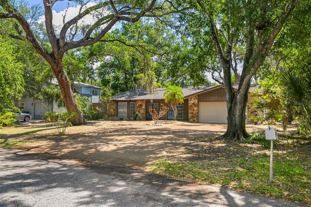 2749 GREENDALE DRIVE, Sarasota, FL 34232