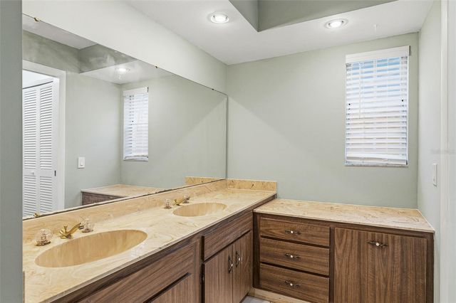 2749 GREENDALE DRIVE, Sarasota, FL 34232