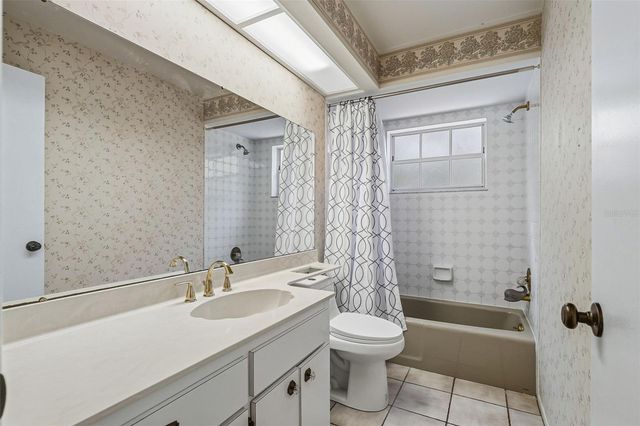 2749 GREENDALE DRIVE, Sarasota, FL 34232