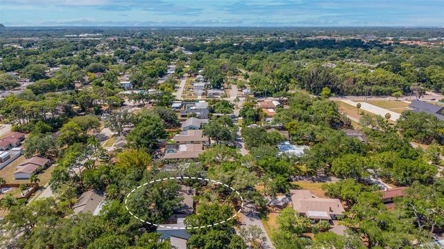 2749 GREENDALE DRIVE, Sarasota, FL 34232