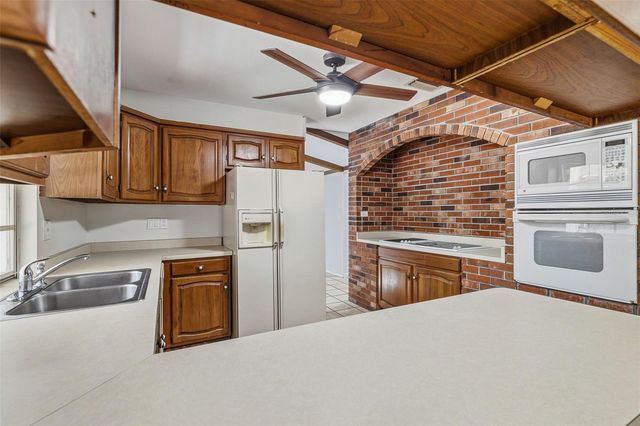 2749 GREENDALE DRIVE, Sarasota, FL 34232