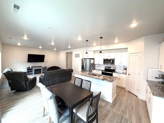 416 S 1440 E, Hyrum, UT 84319