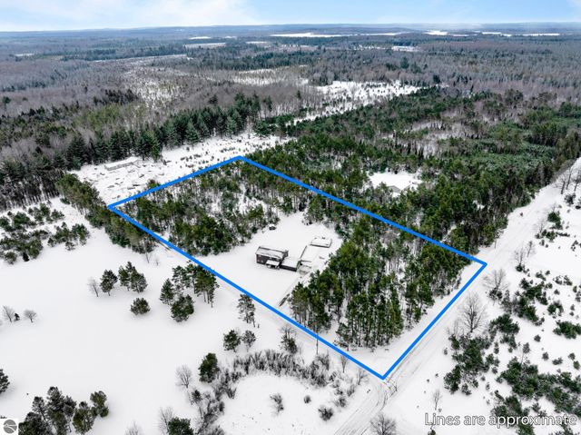 1397 SE Riley Road, Kalkaska, MI 49646