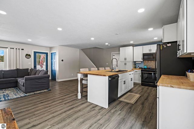 1397 SE Riley Road, Kalkaska, MI 49646