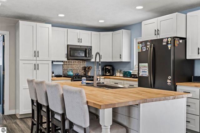 1397 SE Riley Road, Kalkaska, MI 49646