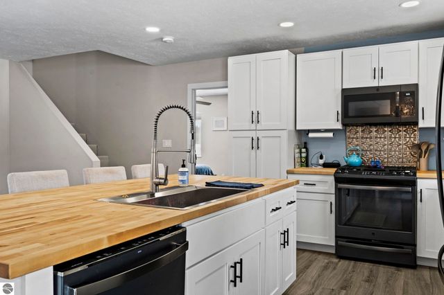 1397 SE Riley Road, Kalkaska, MI 49646