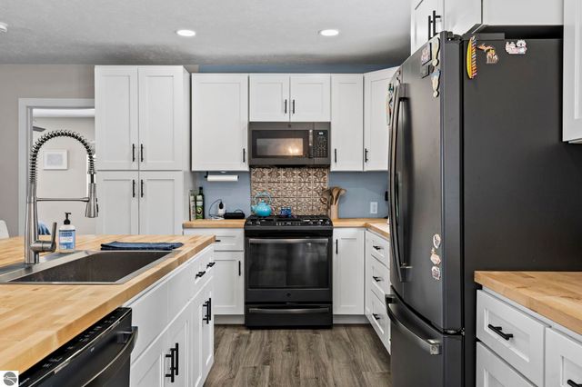 1397 SE Riley Road, Kalkaska, MI 49646